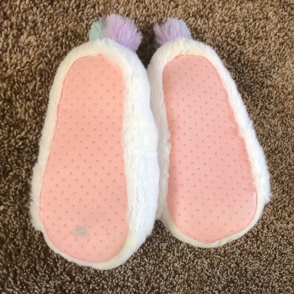 𝅺Carters Unicorn Slippers - Picture 6 of 12